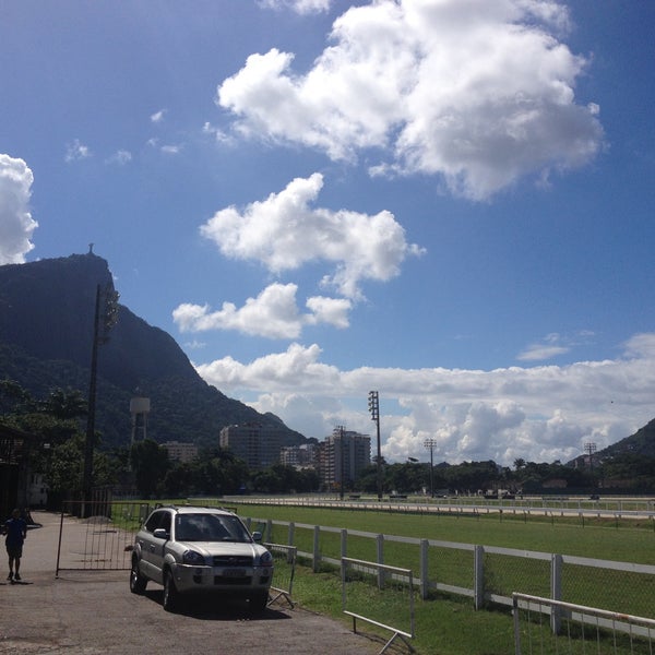4/20/2013 tarihinde Luis C.ziyaretçi tarafından Jockey Club Brasileiro'de çekilen fotoğraf