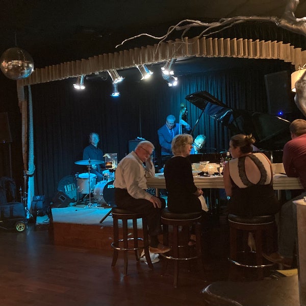 The Roadhouse Cafe American Restaurant in Fort Myers