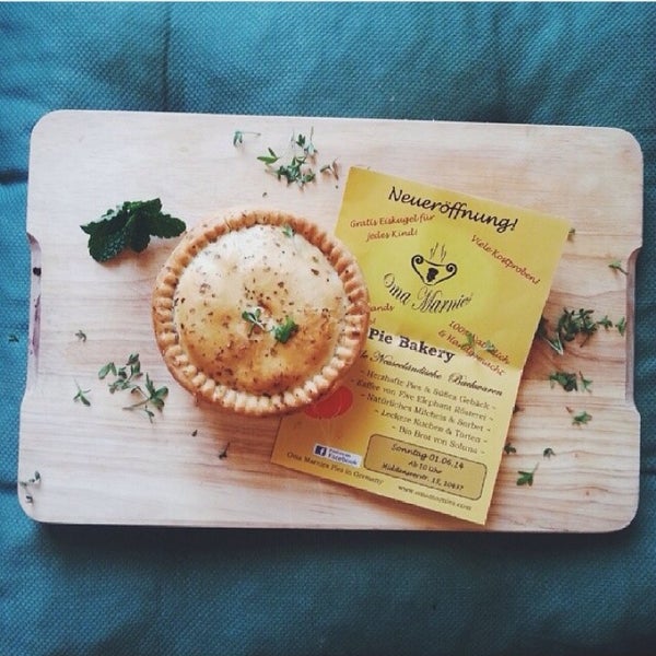 Foto diambil di Oma Marnies Pie Bakery oleh Sohi pada 6/1/2014