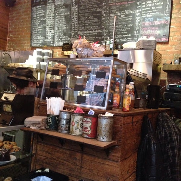 3/2/2014にVictor L.がMojo Coffeeで撮った写真