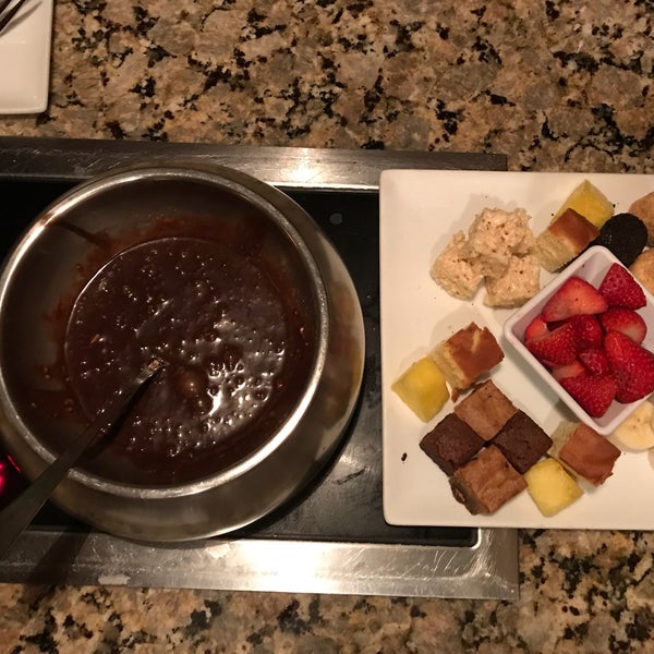 Betty Crocker Mini, Fondue melting Pot Warmer and chocolatier, 0 7 Quart, Red