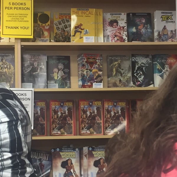 5/7/2017 tarihinde Suzanne X.ziyaretçi tarafından Westfield Comics - West'de çekilen fotoğraf