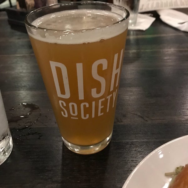 Foto tirada no(a) Dish Society por Ken I. em 11/30/2017