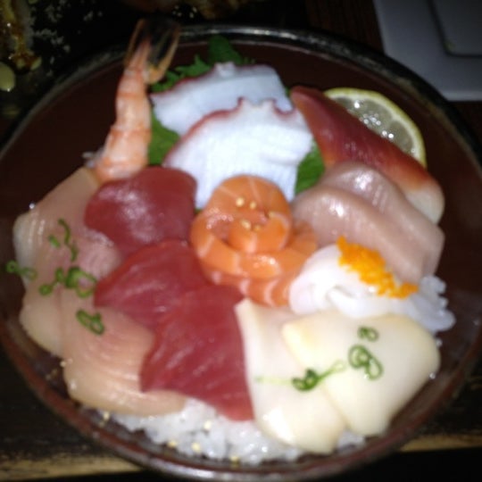 11/15/2012にDiViNCi o.がCoast Sushi Barで撮った写真