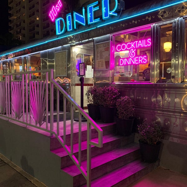 Foto tirada no(a) 11th Street Diner por Kris em 1/19/2020