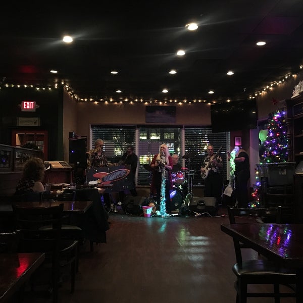 รูปภาพถ่ายที่ The Celtic House Irish Pub &amp; Restaurant โดย Kris เมื่อ 12/30/2018