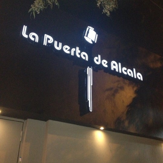 Das Foto wurde bei La Puerta de Alcalá von Memo pacheko P. am 10/27/2012 aufgenommen