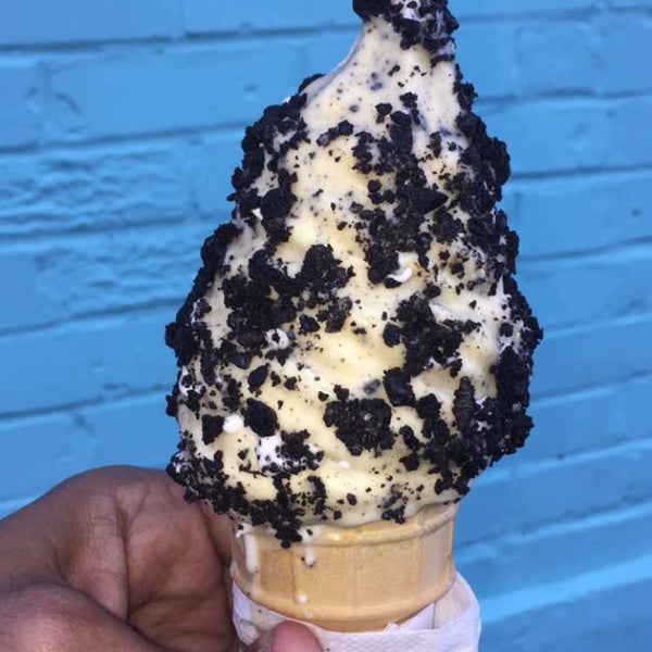 Oreo ice cream with Oreo topping 😋