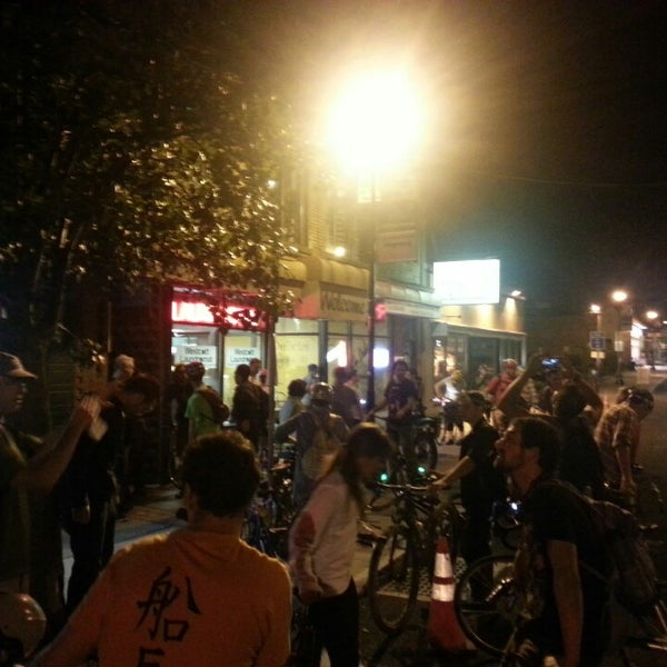 9/20/2013에 Carlos C.님이 Mello Velo Bicycle Shop and Café에서 찍은 사진
