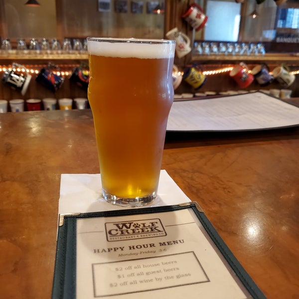 Photo prise au Wolf Creek Restaurant &amp; Brewing Co. par Robert W. le6/17/2019
