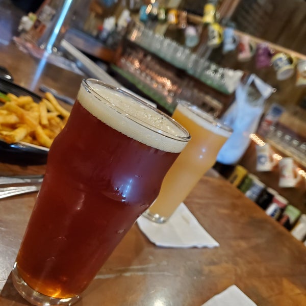Photo taken at Wolf Creek Restaurant &amp; Brewing Co. by Robert W. on 6/17/2019