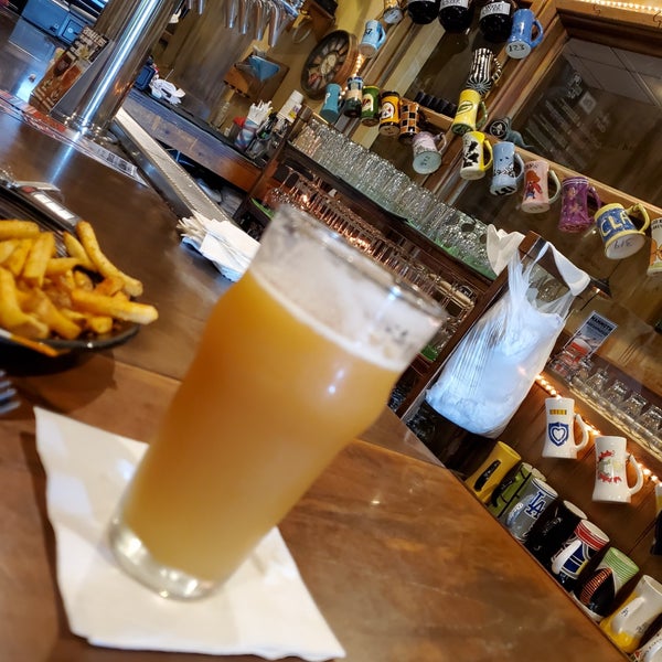 Photo taken at Wolf Creek Restaurant &amp; Brewing Co. by Robert W. on 6/17/2019