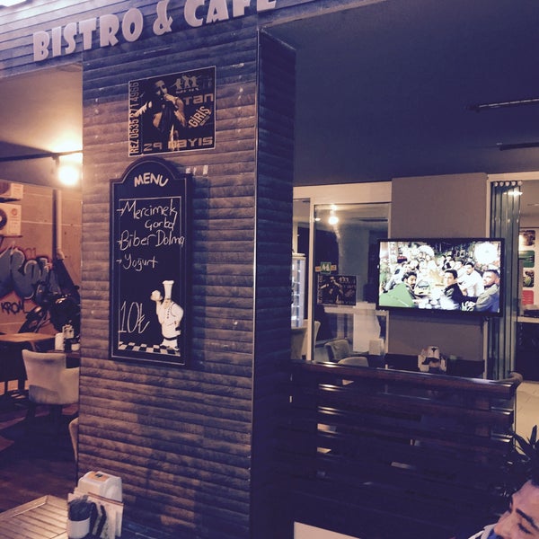 5/28/2015 tarihinde Hasan KRB-BAR10 CEILAziyaretçi tarafından Robin Hood Bistro Cafe'de çekilen fotoğraf