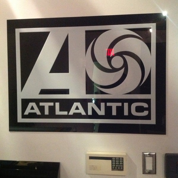 Лейбл атлантик рекордс. Атлантик раша. Лейбл атлантик рекордс. Атлантик раша. Atlantic records логотип.