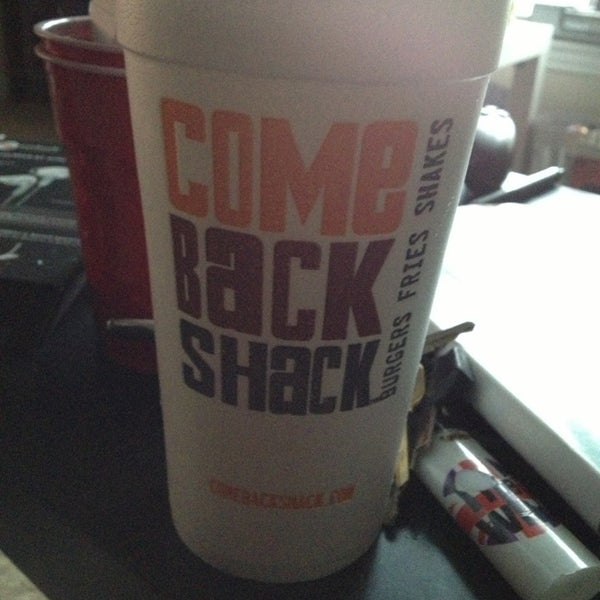 Foto diambil di Come Back Shack oleh Alexis W. pada 1/17/2013