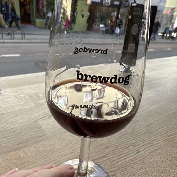 Foto diambil di BrewDog Grünerløkka oleh omgpils pada 4/21/2023