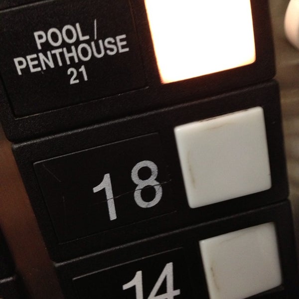 Снимок сделан в Penthouse 21 пользователем Christis P. 6/17/2013