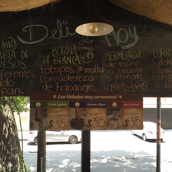 รูปภาพถ่ายที่ Cervecería La Blanca โดย Marco Antonio O. เมื่อ 7/31/2015