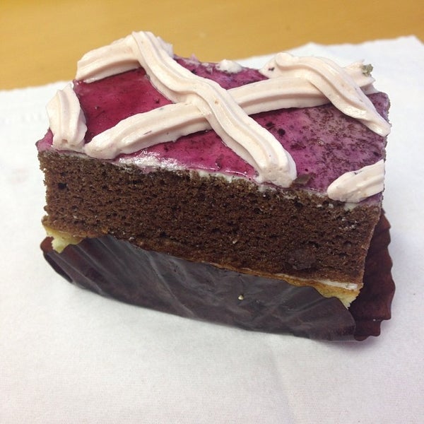 Saint Honore Cake