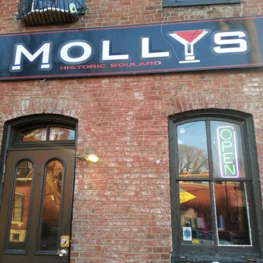 Снимок сделан в Molly&#39;s in Soulard пользователем Rachelle E. 2/3/2013