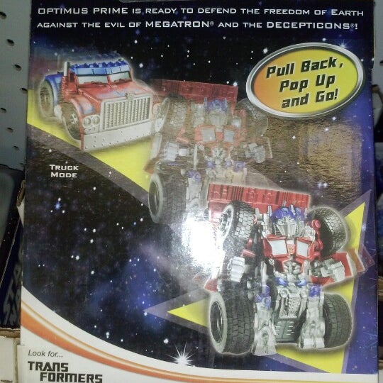 Photo taken at Toys"R"Us / Babies"R"Us by Rodney B. on 2/3/2013