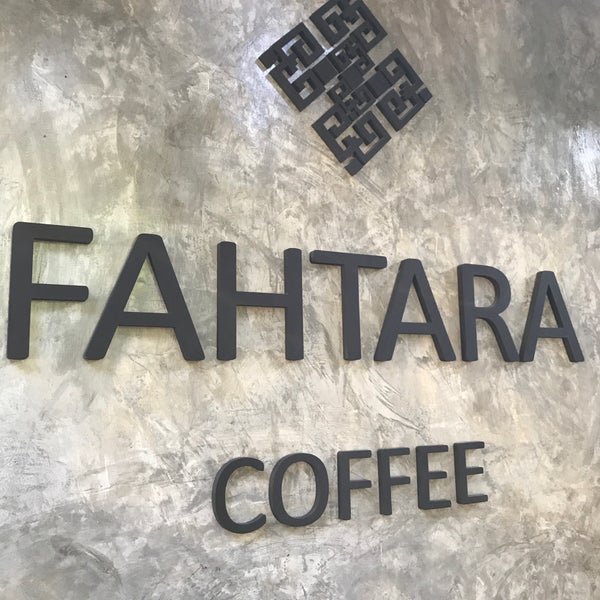 Foto diambil di Fahtara Coffee oleh Marie Gooddayphoto W. pada 11/16/2017