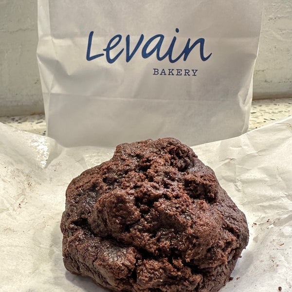 Photo taken at Levain Bakery by Marie Gooddayphoto W. on 1/15/2023