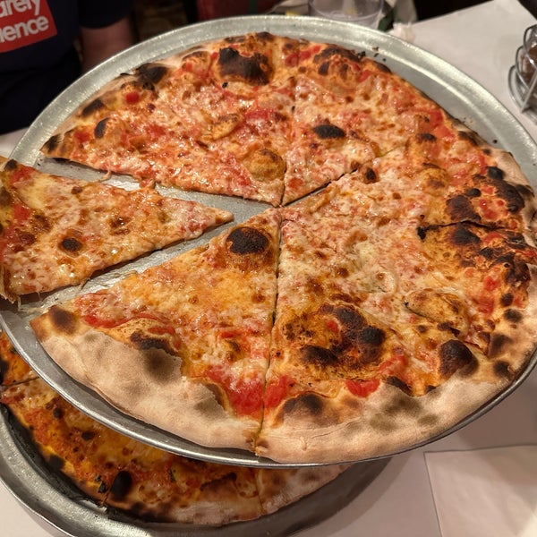 Foto diambil di Patsy&#39;s Pizza - East Harlem oleh Marie Gooddayphoto W. pada 8/21/2023