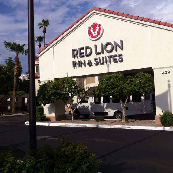 Photo taken at Red Lion Inn &amp; Suites Phoenix Tempe by EventSpark on 7/26/2013