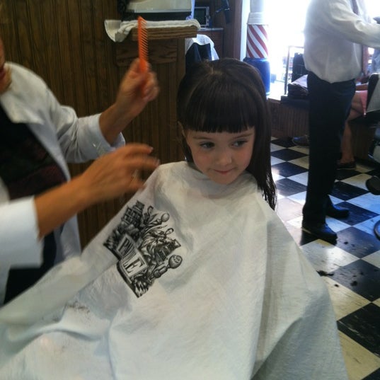 9/22/2012에 Matt K.님이 Paul Mole Barber Shop에서 찍은 사진
