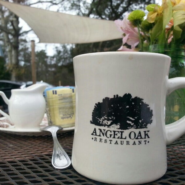 1/31/2016 tarihinde Terri D.ziyaretçi tarafından Angel Oak Restaurant'de çekilen fotoğraf