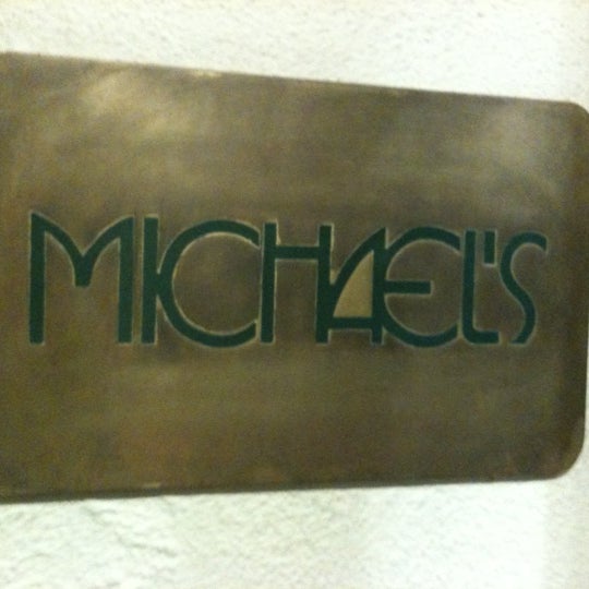 Foto diambil di Michael&#39;s Restaurant oleh Michael F. pada 10/26/2012
