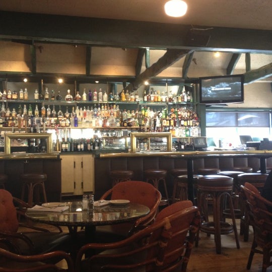 10/6/2012 tarihinde Bryan J.ziyaretçi tarafından Scott&#39;s Bar And Grill'de çekilen fotoğraf