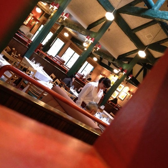11/18/2012 tarihinde Bryan J.ziyaretçi tarafından Scott&#39;s Bar And Grill'de çekilen fotoğraf