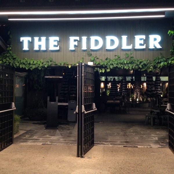 Photo taken at The Fiddler by Hon Phin W. on 5/4/2016