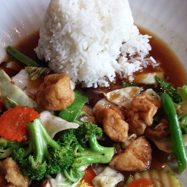 4/7/2014 tarihinde David K.ziyaretçi tarafından Thai Tanium Restaurant'de çekilen fotoğraf