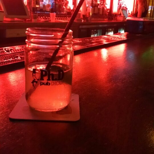 6/13/2014にAndy D.がPh.D Pub Chicagoで撮った写真