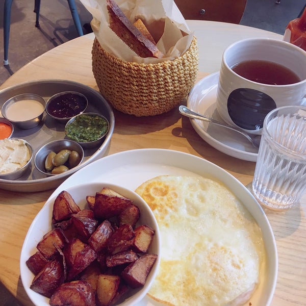5/7/2017にInga C.がReunion Cafeで撮った写真