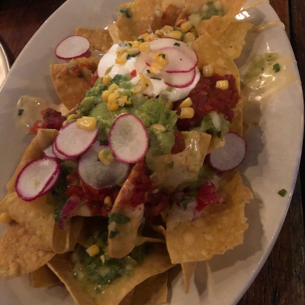 Beautiful setting, we sat outside under the trees and fairy lights. Menu was varied, servers were v friendly. The nachos, chilli cheese fries, ribs, burgers - all great!