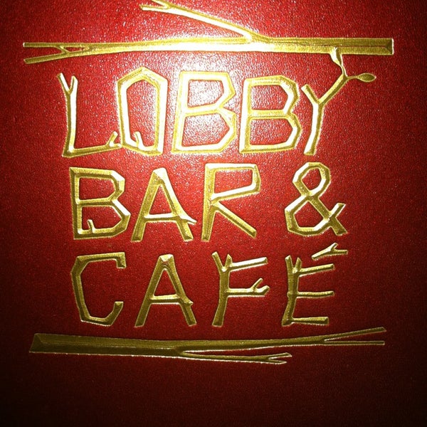 2/6/2013 tarihinde Vipziyaretçi tarafından Encore Lobby Bar &amp; Cafe'de çekilen fotoğraf