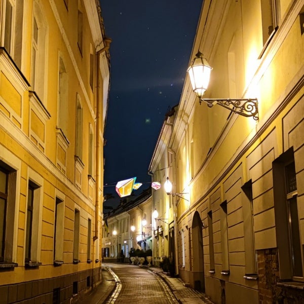 รูปภาพถ่ายที่ Stiklių gatvė | Stiklių Street โดย Andrei P. เมื่อ 1/29/2023