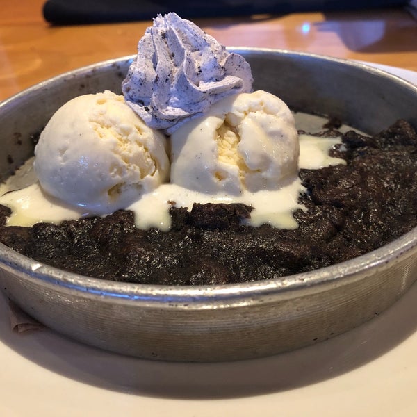 Photo taken at BJ&#39;s Restaurant &amp; Brewhouse by Jay M. on 5/18/2018