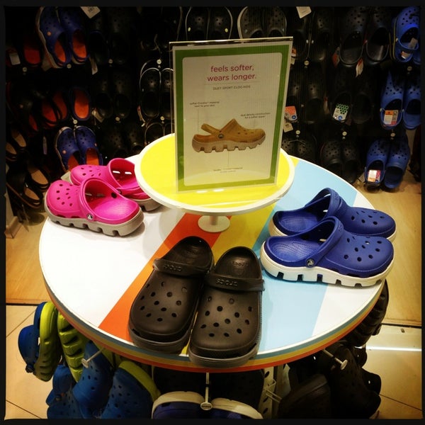 crocs suntec city