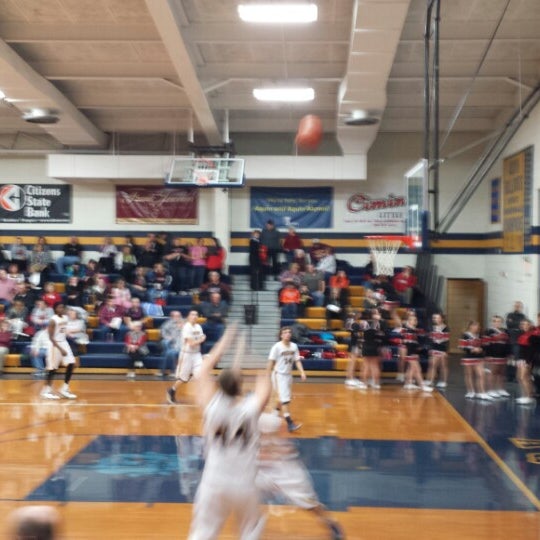 Aquin Junior/Senior High School Freeport, IL