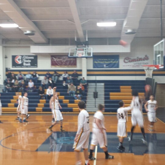 Aquin Junior/Senior High School Freeport, IL