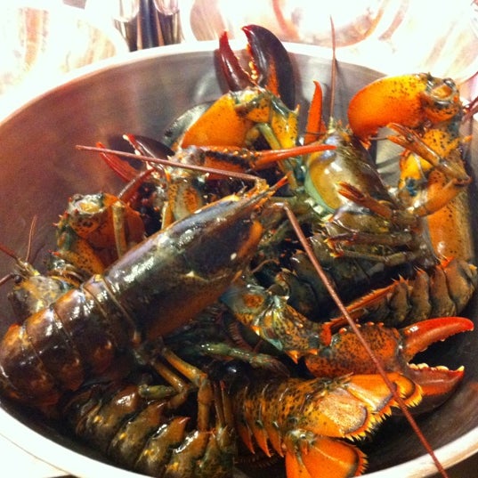 Photo taken at Lobster Smack by Paul G. on 11/16/2012