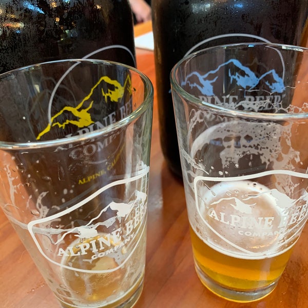 Das Foto wurde bei Alpine Beer Company von Bonnie G. am 10/20/2019 aufgenommen