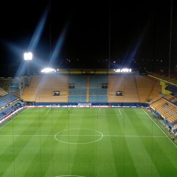Foto diambil di Estadio El Madrigal oleh Juliet S. pada 3/14/2019