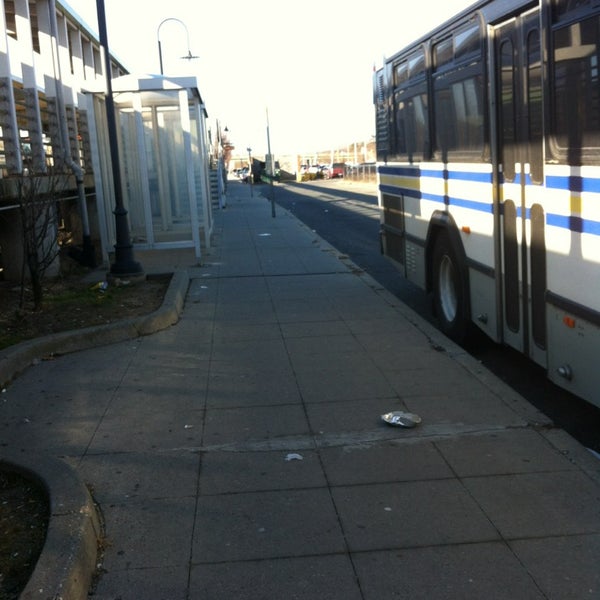 Suffolk County 6A/S57/S59/7A Bus Stop (LIRR Ronkonkoma Station) Bus