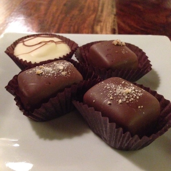 10/12/2014 tarihinde Jonathan M.ziyaretçi tarafından Hot Chocolatier'de çekilen fotoğraf